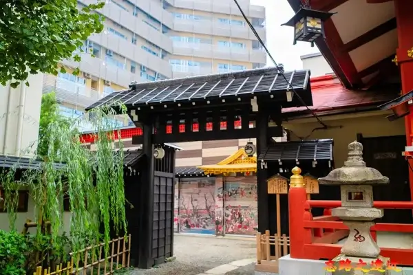 重現吉原遊廓大門、「御高札」與「見返り柳」