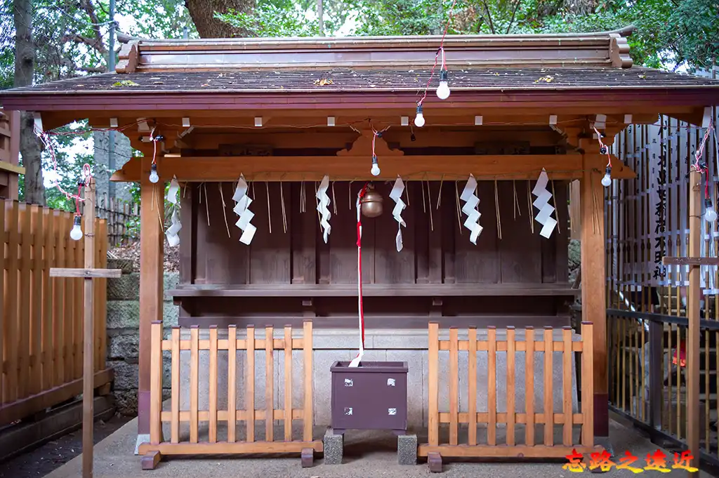 代代木八幡宮末社，稻荷社、天神社、榛名社，三座境內末社