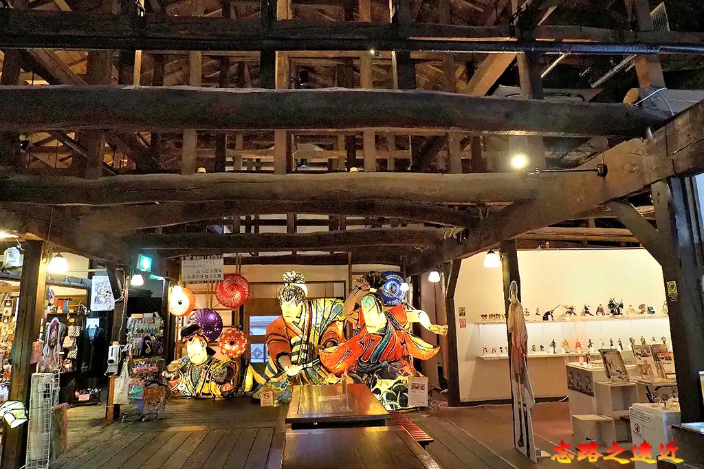 赤瓦一號館天花板梁柱