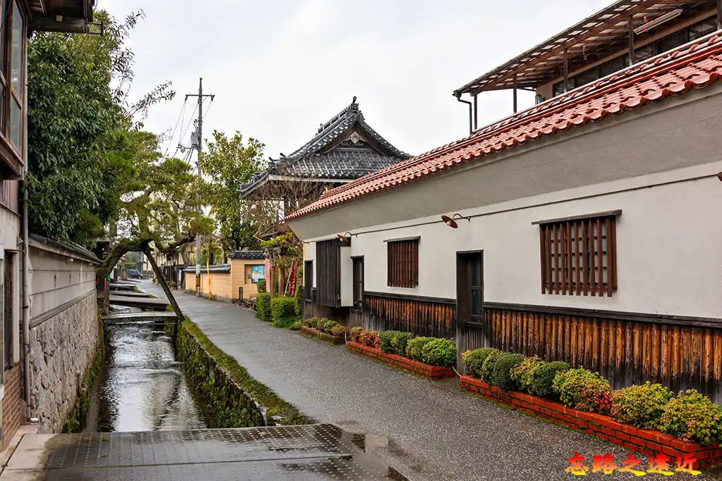 倉吉玉川巷弄轉角間的寺社