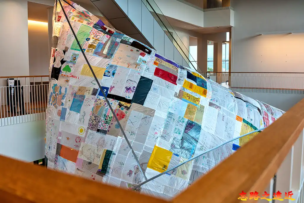 鳥取縣立美術館「鳥取意象藝術拼布氣球」直達2樓