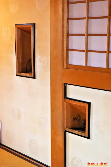 津山城備中櫓內的攻擊「石落」