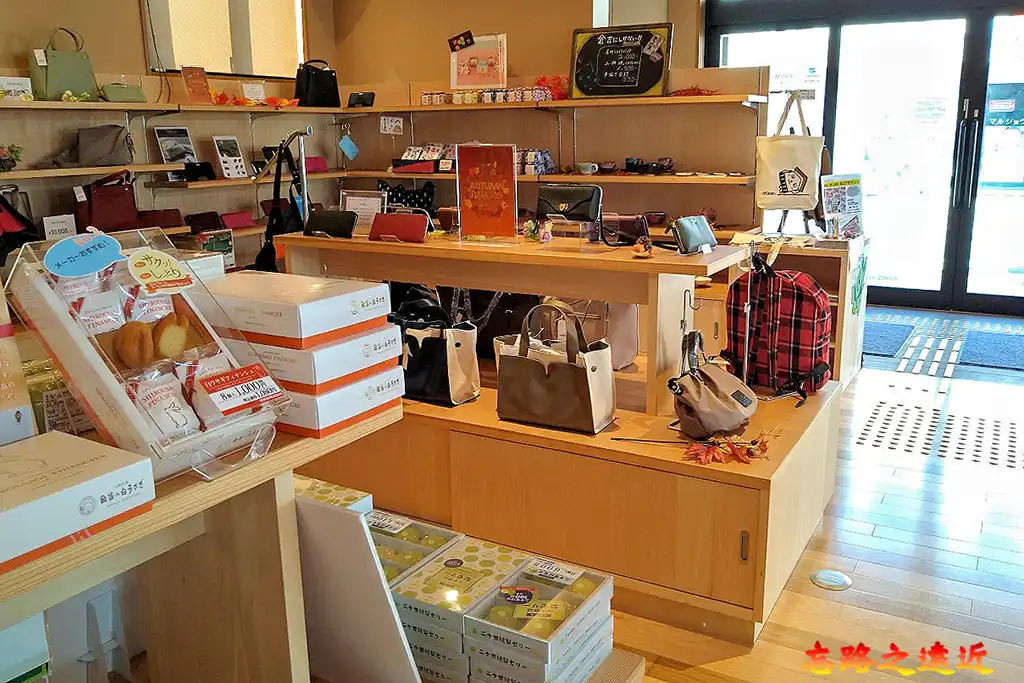 打吹回廊一樓土產店