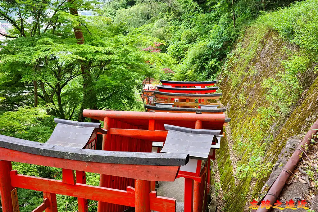 「太皷谷稻成神社」千本鳥居
