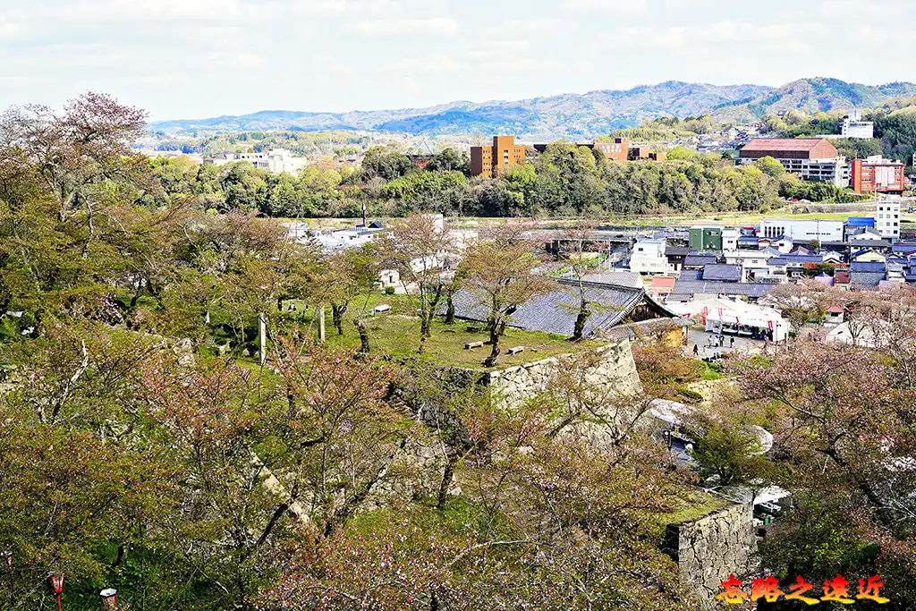 津山城一二三段石垣
