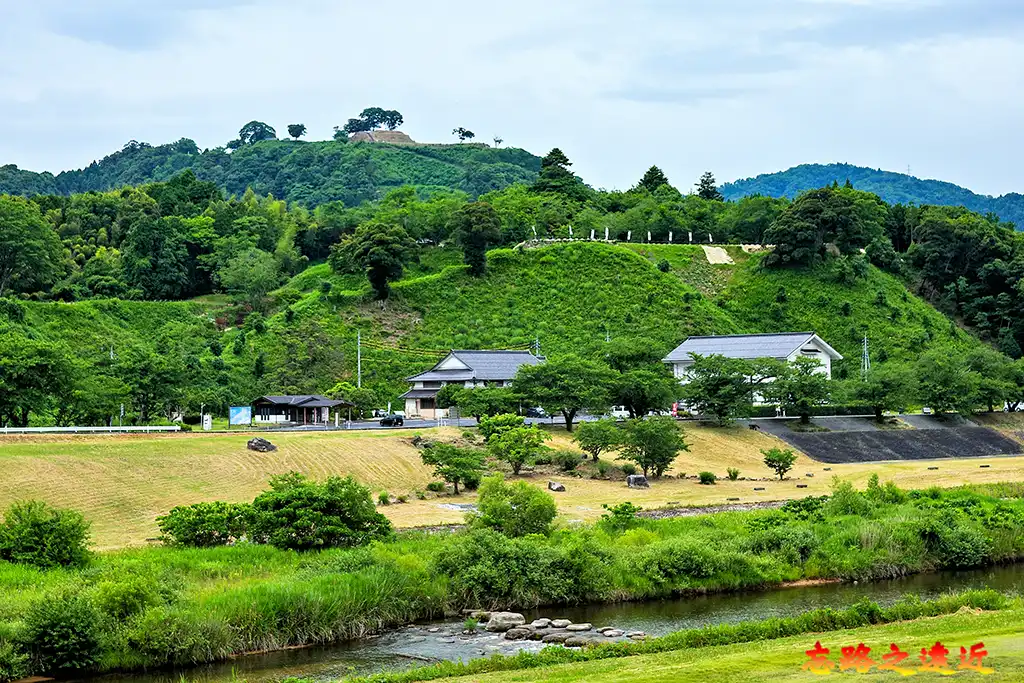 【日本百大名城65】中国篇-月山富田城~山陰地區首屈一指的巨型山城 8 飯梨川岸眺望月山富田城