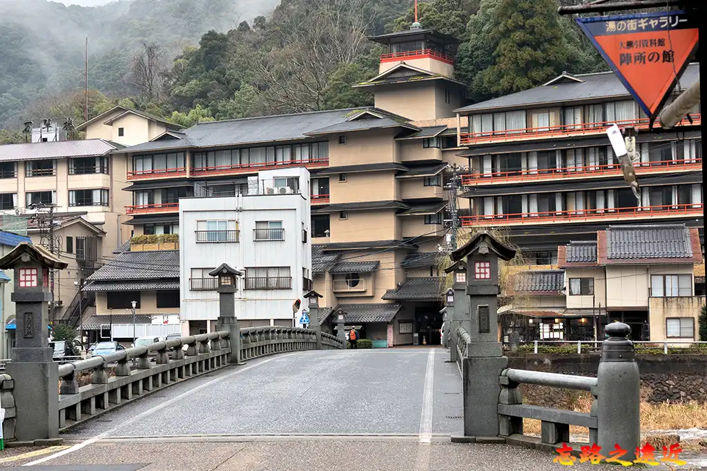 【鳥取.倉吉】三朝溫泉散策~日本遺產健康之湯、景點路線、泡湯、美食完整攻略 1 次全覽 (Misasa Onsen) 4 三朝溫泉三朝橋