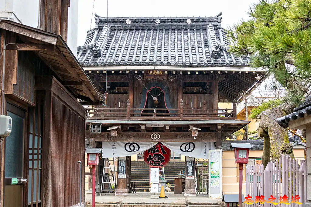 大蓮寺山門