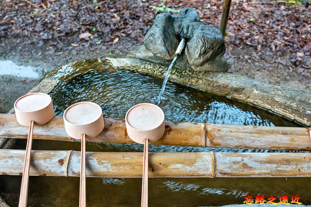 【鳥取.倉吉】三朝溫泉散策~日本遺產健康之湯、景點路線、泡湯、美食完整攻略 1 次全覽 (Misasa Onsen) 18 三朝神社手水舍