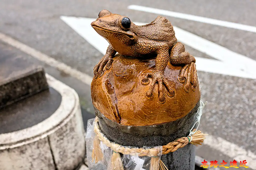 【鳥取.倉吉】三朝溫泉散策~日本遺產健康之湯、景點路線、泡湯、美食完整攻略 1 次全覽 (Misasa Onsen) 26 戀谷橋河鹿蛙雕像