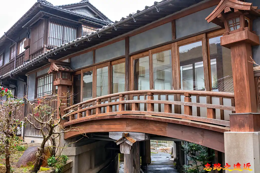 【鳥取.倉吉】三朝溫泉散策~日本遺產健康之湯、景點路線、泡湯、美食完整攻略 1 次全覽 (Misasa Onsen) 37 旅館大橋建築