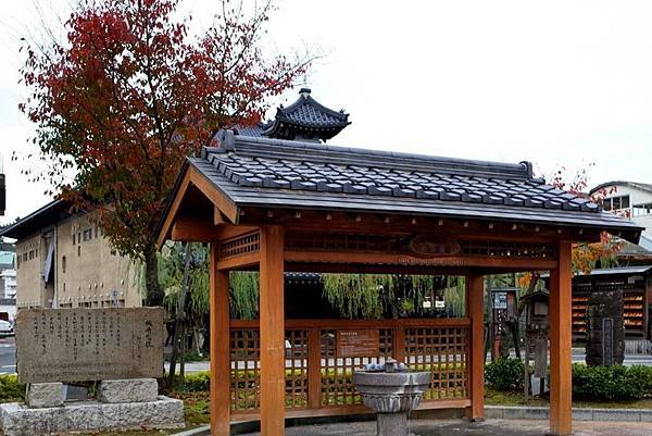 【關西.兵庫】越夜越美麗的城崎溫泉-商業化得恰到好處(泡湯、購物兼逛街) 3 pic pimg tw look2up 1419306149 1776114537 n jpg