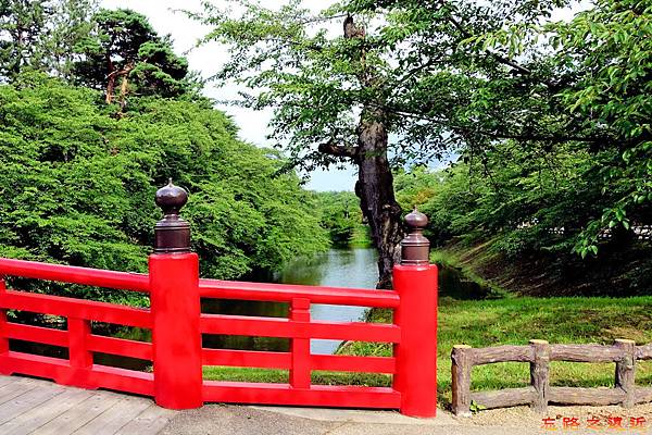 【東北.青森】日本國寶天守,僅存12天守之一的「弘前城」夏日散策(含:交通方式) 9 pic pimg tw look2up 1488096384 3365044428 n jpg