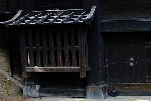 【東北.青森】日本國寶天守,僅存12天守之一的「弘前城」夏日散策(含:交通方式) 4 pic pimg tw look2up 1488272052 1006754065 n jpg