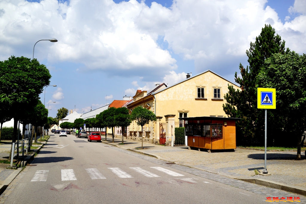 pic pimg tw look2up 1535128818 40924400 jpg