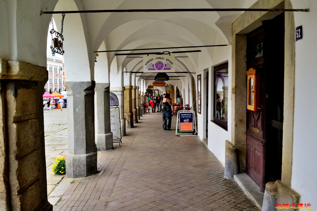 pic pimg tw look2up 1535128825 1873019550 jpg