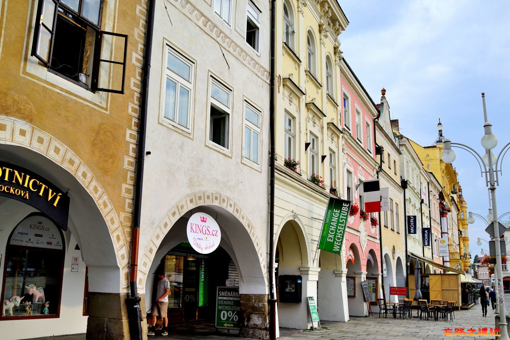 pic pimg tw look2up 1535183852 2673423575 jpg