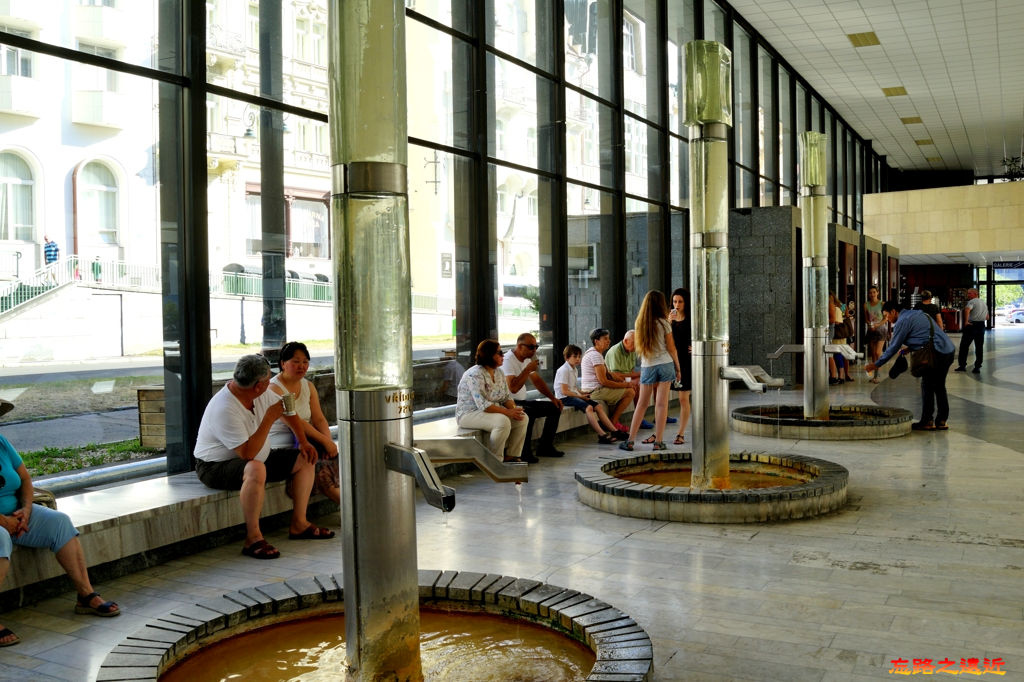 【捷克.卡羅維瓦利 (Karlovy Vary)】到溫泉小鎮散步喝溫泉(含交通、購物) 37 pic pimg tw look2up 1535184314 2611763654 jpg