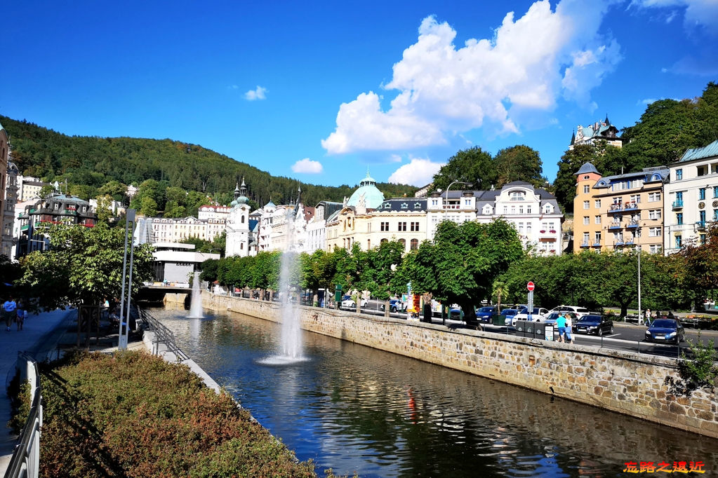 【捷克.卡羅維瓦利 (Karlovy Vary)】到溫泉小鎮散步喝溫泉(含交通、購物) 39 pic pimg tw look2up 1535184316 942745591 jpg