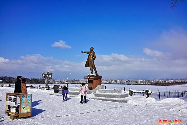 【北海道.札幌】「羊之丘展望台」必賞與必做詳細介紹 (冬季景觀、交通) 9 pic pimg tw look2up 1591074372 3811069213 n jpg