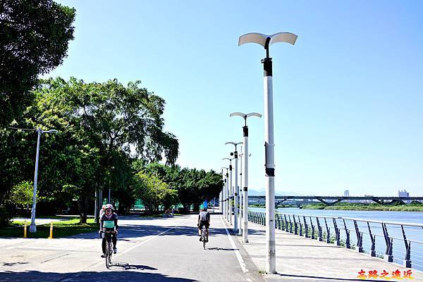 pic pimg tw look2up 1601955567 652478881 g n jpg