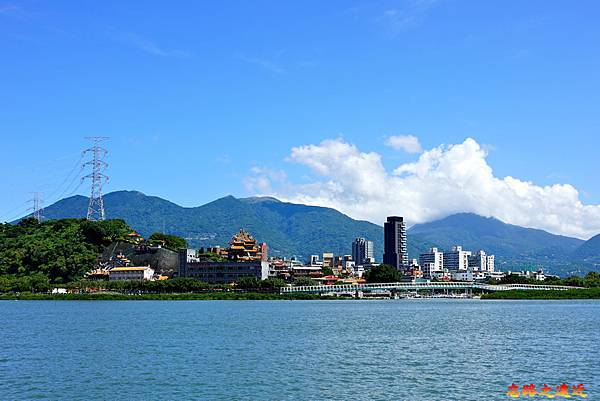 pic pimg tw look2up 1601955575 49766369 g n jpg