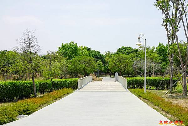 pic pimg tw look2up 1629171885 2154326016 g n jpg