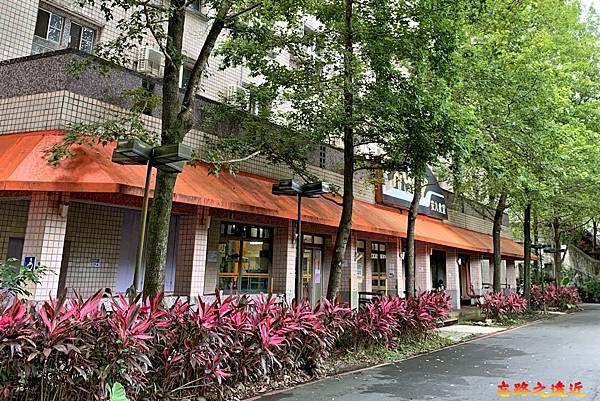 【台北.文山區】<步道散策> 「飛龍步道」 『政大後山-樟山寺』~ 貓空步道群之 1 8 pic pimg tw look2up 1657514336 4120415707 g n jpg