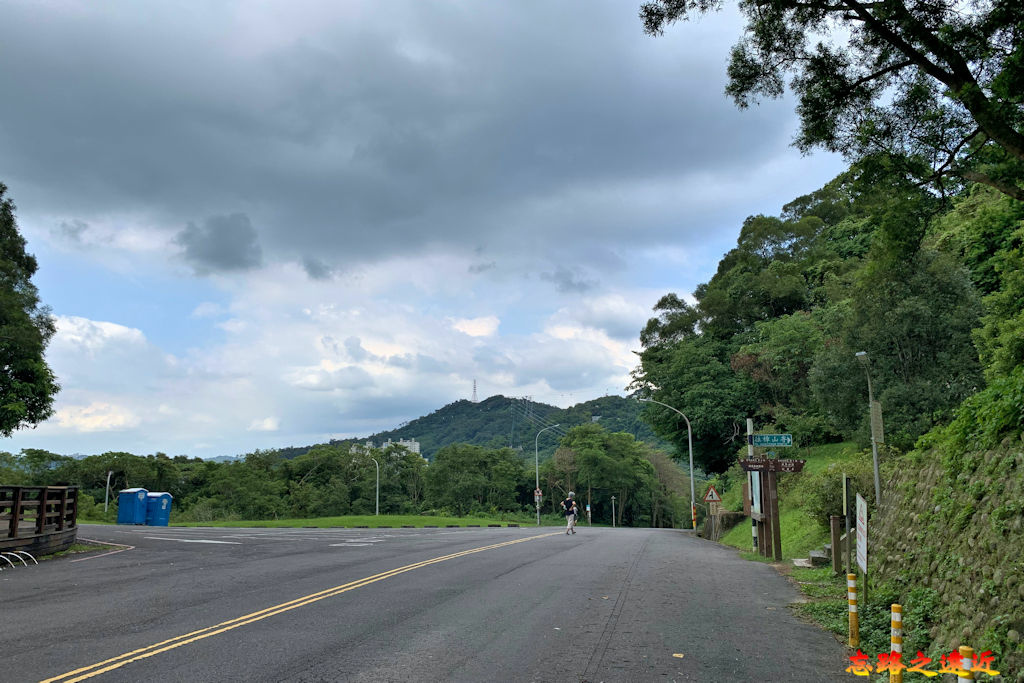 【台北.文山區】<步道散策> 「飛龍步道」 『政大後山-樟山寺』~ 貓空步道群之 1 10 pic pimg tw look2up 1657514337 3839322269 g jpg