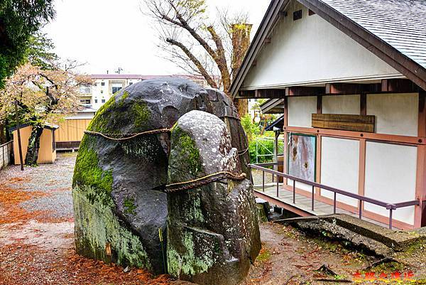 【岩手.盛岡】三シ石神社~到盛岡最古老的神社,找羅剎鬼的手印 13 pic pimg tw look2up 1688880799 3840338151 g n jpg