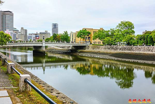 pic pimg tw look2up 1702715102 751596084 g n jpg