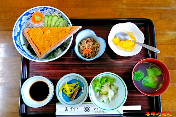 わらじ的生海膽丼定食