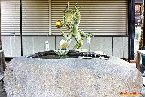 pic pimg tw look2up 1713414156 3474393586 g n jpg