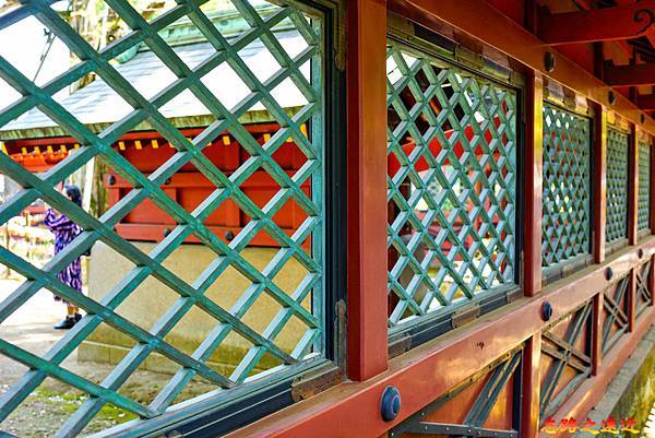 pic pimg tw look2up 1713935243 4087250734 g n jpg