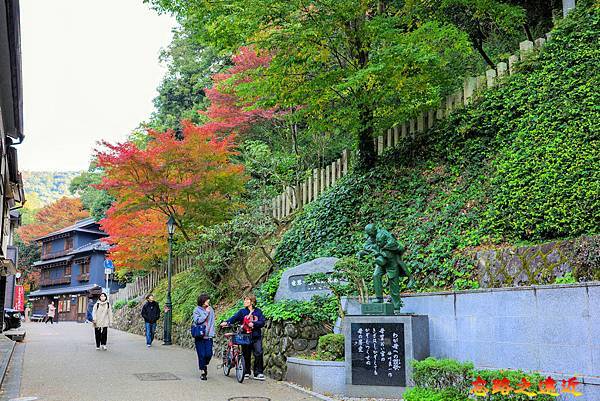 【關西.大阪】賞楓景點~~箕面公園楓紅之旅 超詳細介紹 (京阪箕面站-瀧安寺-箕面大瀧-1目千本) 8 pic pimg tw look2up 1724315491 1561238222 g n jpg