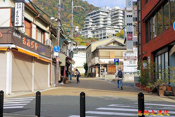 【關西.大阪】賞楓景點~~箕面公園楓紅之旅 超詳細介紹 (京阪箕面站-瀧安寺-箕面大瀧-1目千本) 4 pic pimg tw look2up 1724315491 7170048 g n jpg