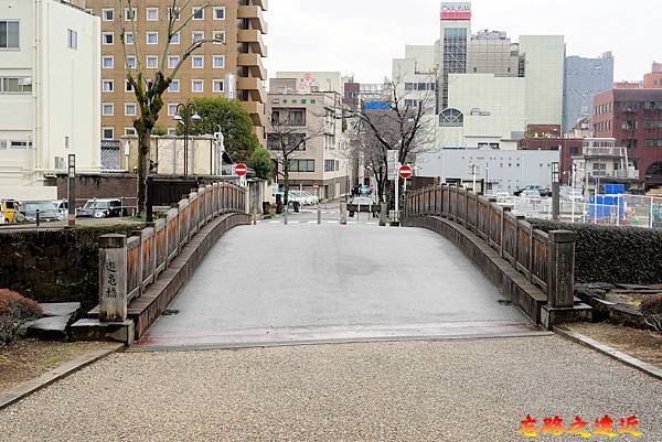 pic pimg tw look2up 1729306478 3424055073 g n jpg