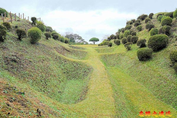 山中城西櫓與西之丸間障子堀複列