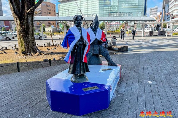 靜岡站前德川家康與今川義元雕像