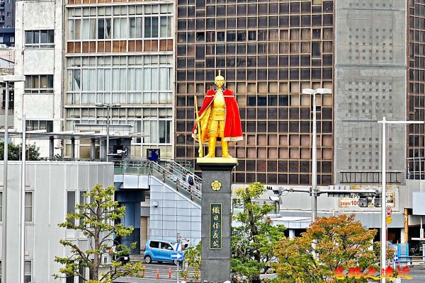 岐阜站前織田信長像